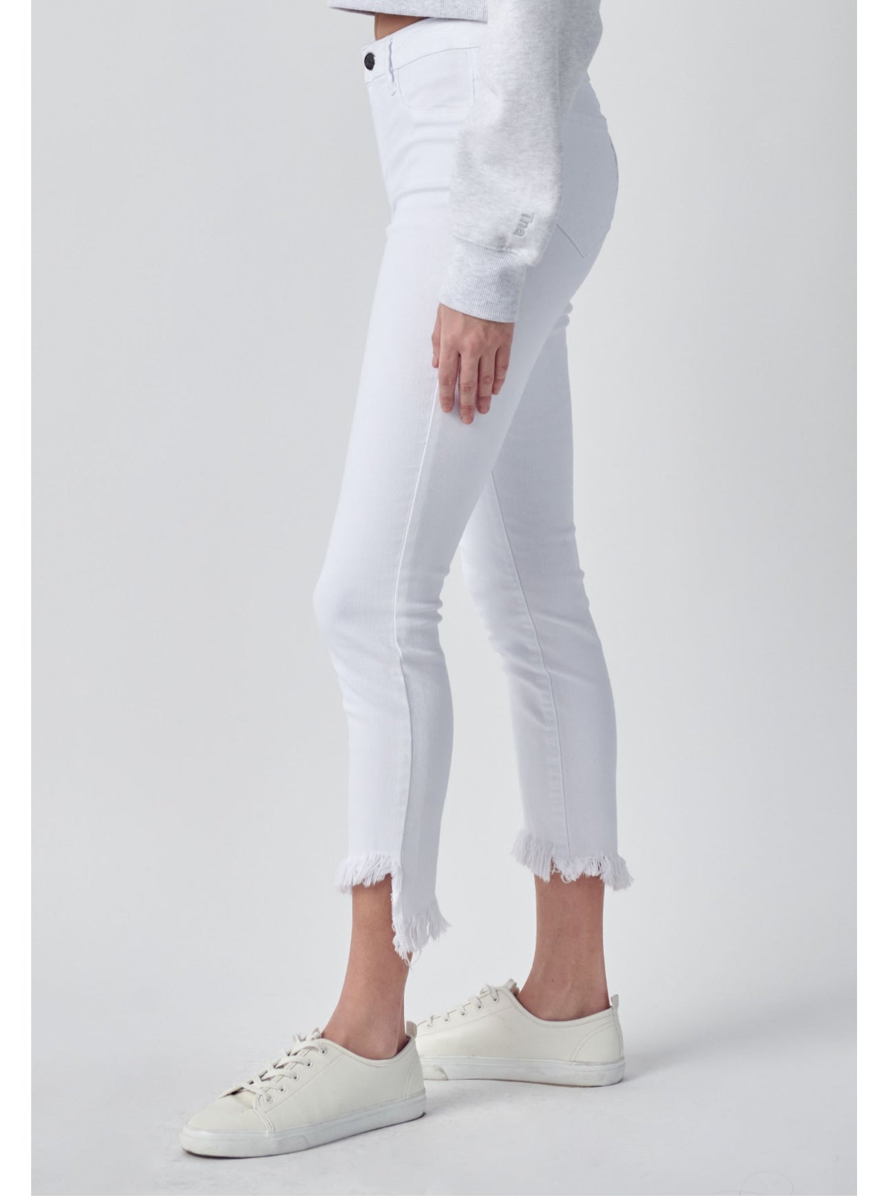 Mid Rise Crop Skinny/ Fray Hem